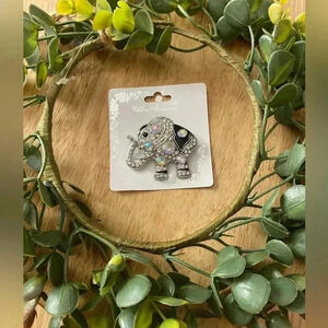 🆕Lucky Elephant Brooch with Lots of Bling🆕